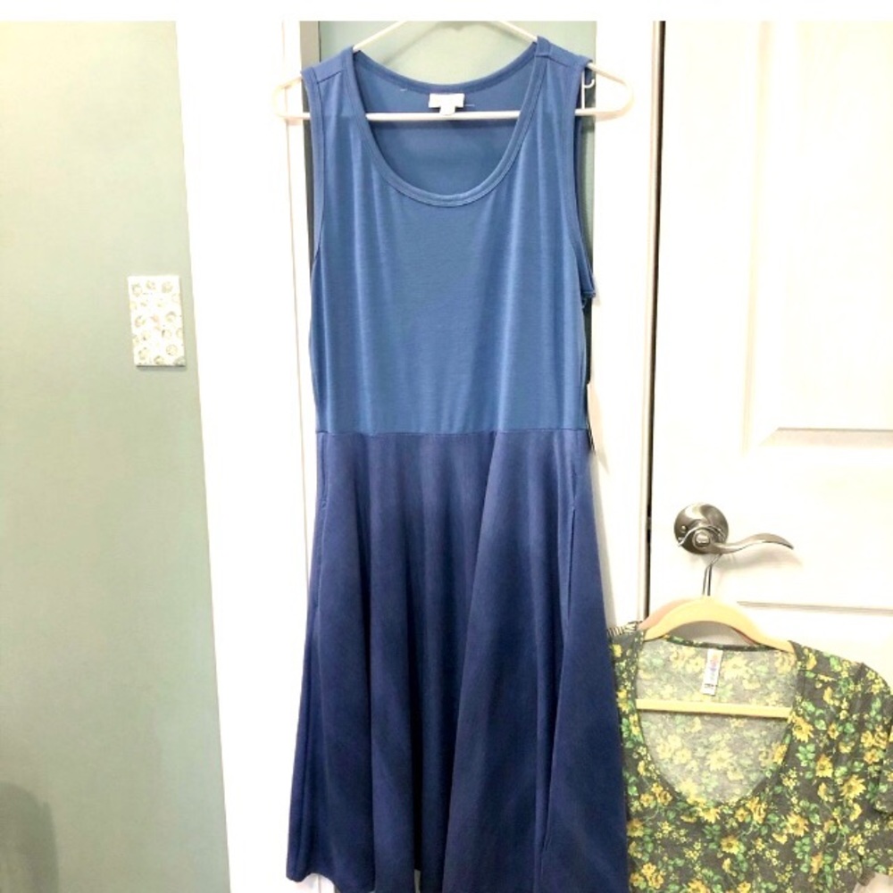 Dress - Picture 2 of 2